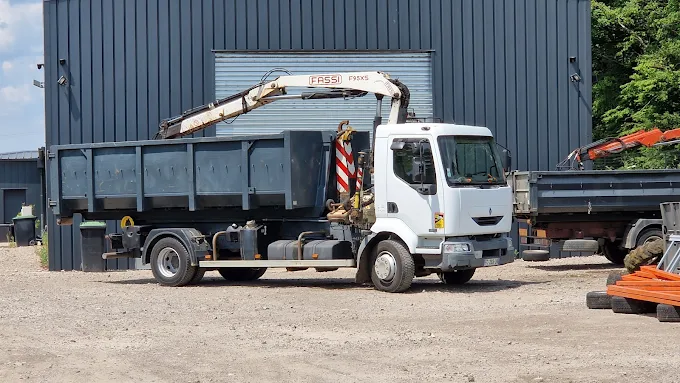 Camion de ferrailleur en intervention